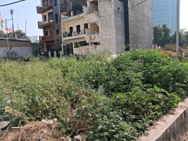 Residential Plot in Sector 70 for resale Noida. The reference number is 19062919