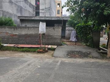 Residential Plot in Sector 70 for resale Noida. The reference number is 20355267
