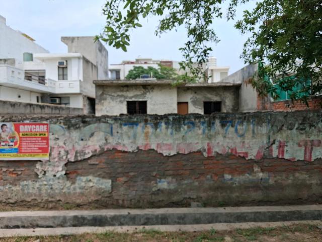 Residential Plot in Sector 70 for resale Noida. The reference number is 20355267
