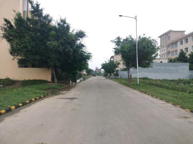 Residential Plot in Sector 75 for resale Faridabad. The reference number is 20563942