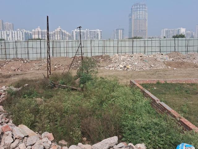 Residential Plot in Sector 76 for resale Noida. The reference number is 19398008