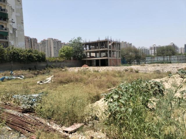 Residential Plot in Sector 76 for resale Noida. The reference number is 19420569