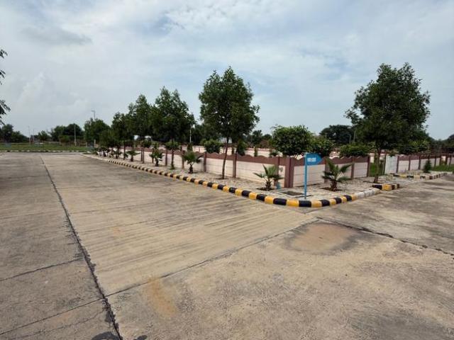 Residential Plot in Sector 78 for resale Gurgaon. The reference number is 20936099