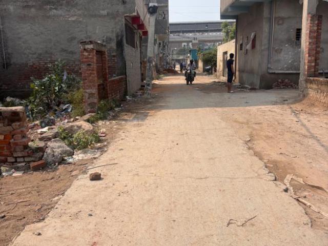 Residential Plot in Sector 80 for resale Noida. The reference number is 21301242