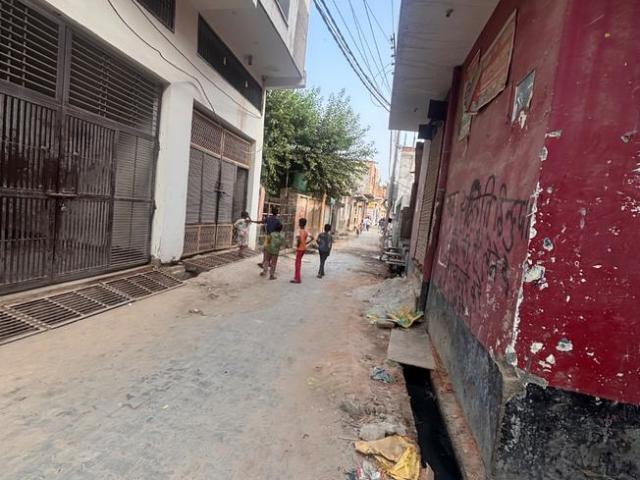 Residential Plot in Sector 81 for resale Noida. The reference number is 21151013
