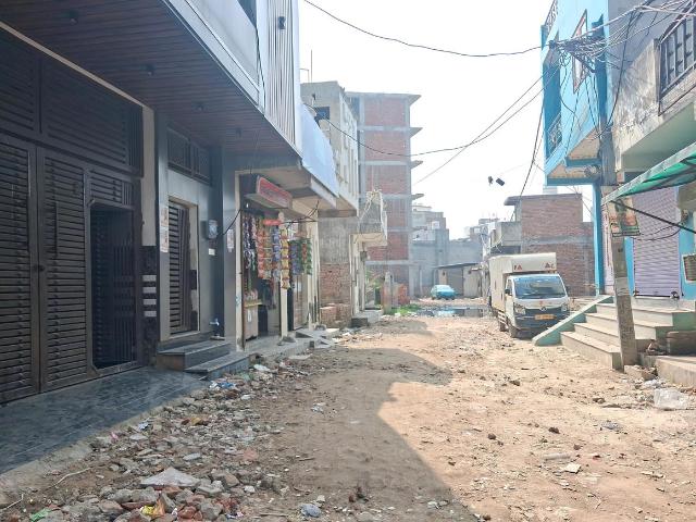 Residential Plot in Sector 81 for resale Noida. The reference number is 21285149