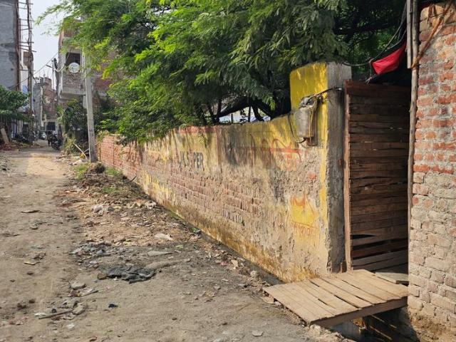 Residential Plot in Sector 81 for resale Noida. The reference number is 21287870