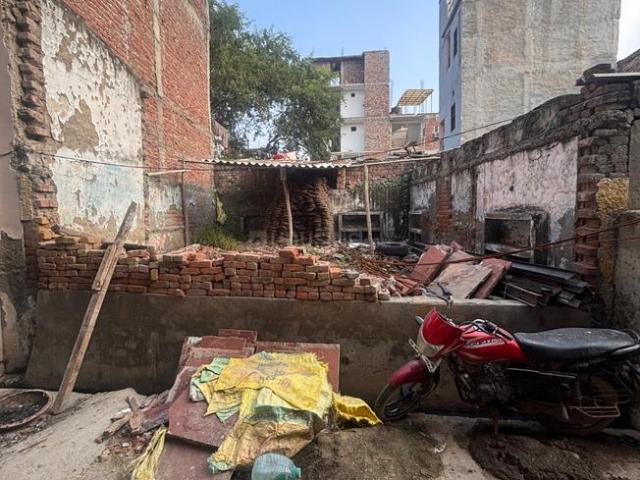 Residential Plot in Sector 81 for resale Noida. The reference number is 21296390