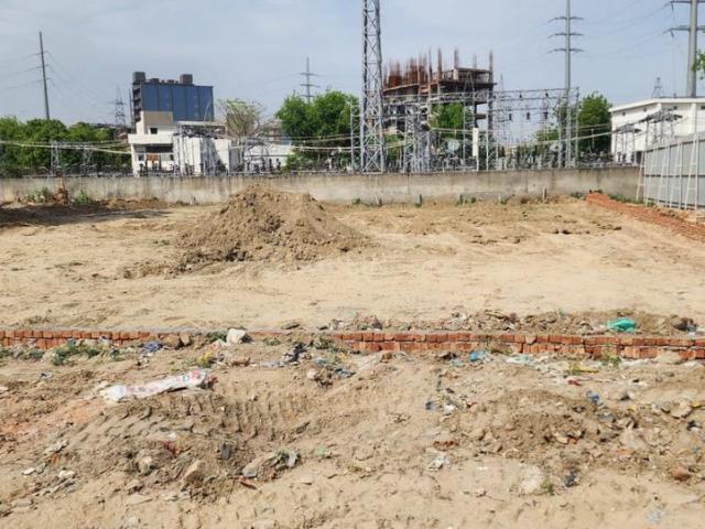 Residential Plot in Sector 82 for resale Noida. The reference number is 20166544