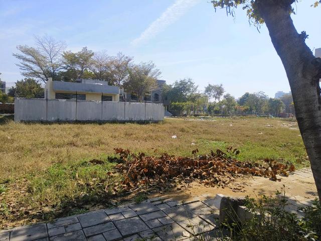 Residential Plot in Sector 82A for resale Gurgaon. The reference number is 18993255