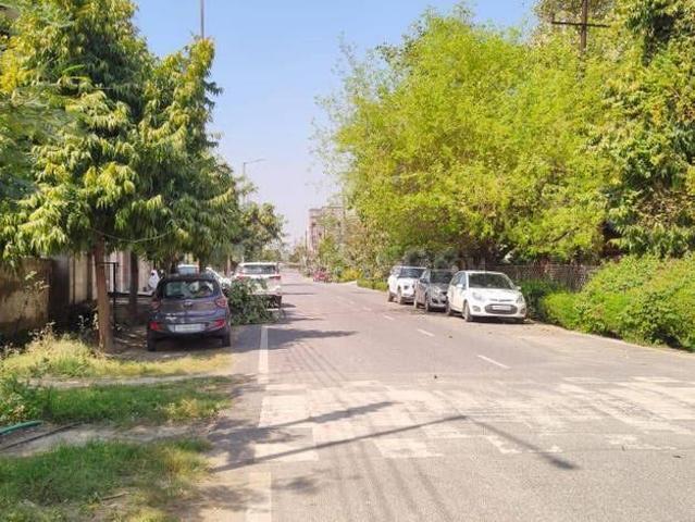 Residential Plot in Sector 93B for resale Noida. The reference number is 21334355