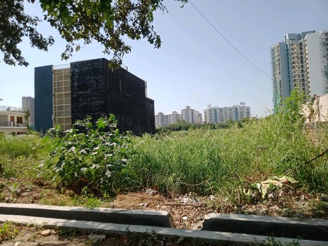 Residential Plot in Sector 99 for resale Noida. The reference number is 18370588