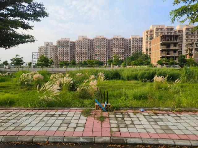 Residential Plot in Sector 99A for resale Gurgaon. The reference number is 21044122