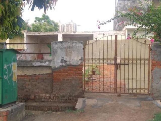 Residential Plot in Sector 100 for resale Noida. The reference number is 21100268