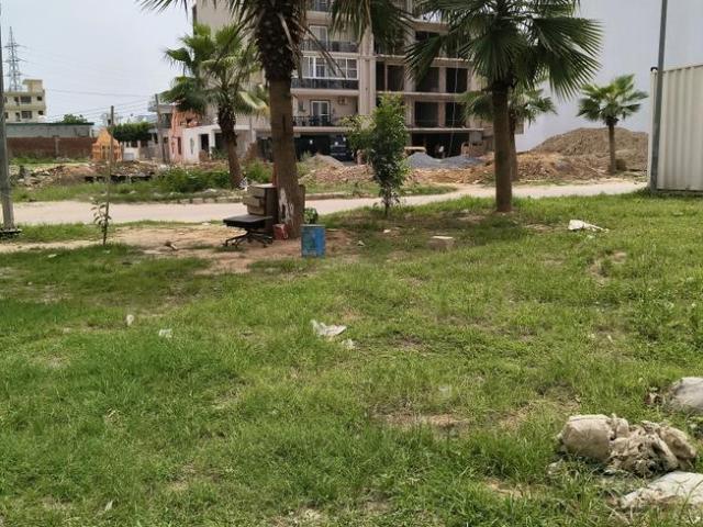 Residential Plot in Sector 105 for resale Gurgaon. The reference number is 21014718