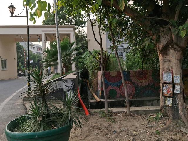 Residential Plot in Sector 105 for resale Noida. The reference number is 15647194