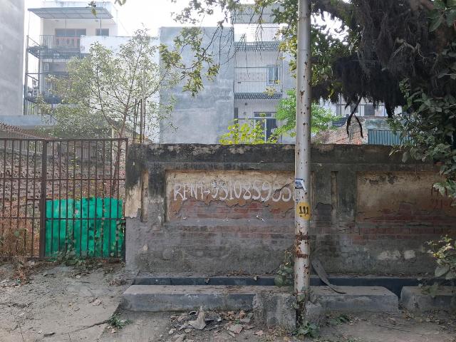 Residential Plot in Sector 105 for resale Noida. The reference number is 15647194