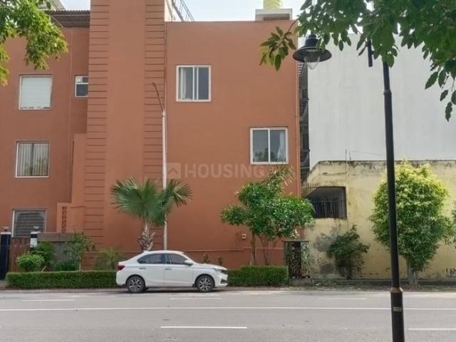 Residential Plot in Sector 105 for resale Noida. The reference number is 20276486