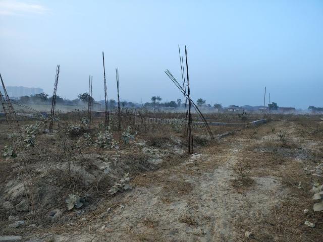 Residential Plot in Sector 110 for resale Noida. The reference number is 19150156