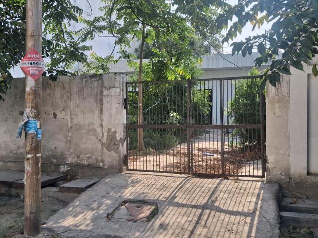 Residential Plot in Sector 116 for resale Noida. The reference number is 20196376