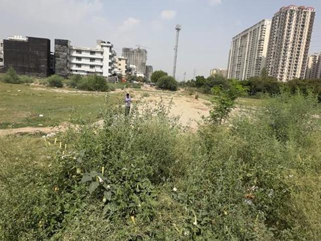 Residential Plot in Sector 116 for resale Noida. The reference number is 20760975