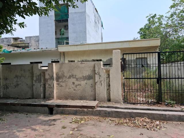 Residential Plot in Sector 122 for resale Noida. The reference number is 20354641