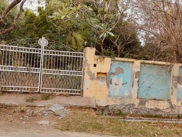 Residential Plot in Sector 12 for resale Noida. The reference number is 21002607