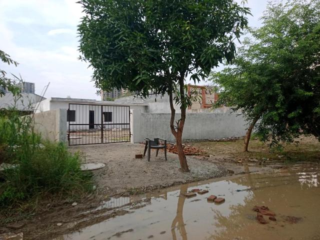 Residential Plot in Sector 131 for resale Noida. The reference number is 13900165