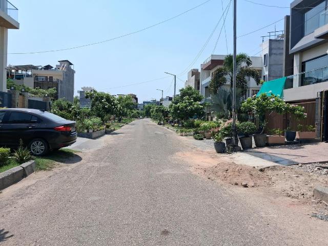 Residential Plot in Sector 133 for resale Noida. The reference number is 20490737