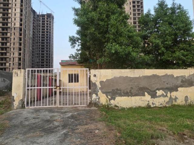 Residential Plot in Sector 133 for resale Noida. The reference number is 21018195