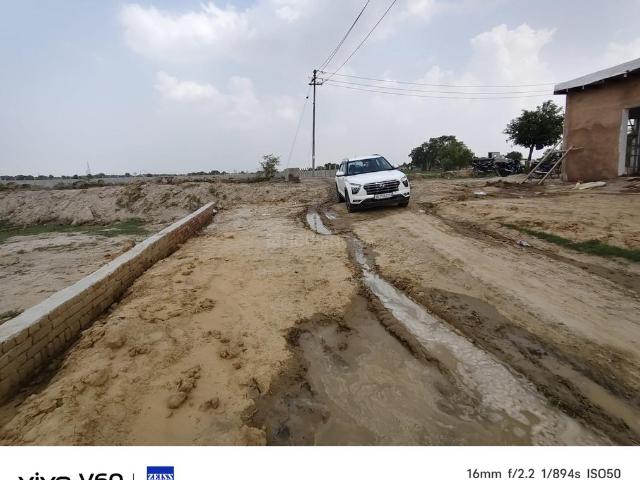 Residential Plot in Sector 135 for resale Noida. The reference number is 20602654