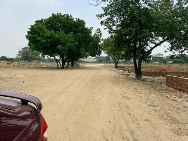 Residential Plot in Sector 138 for resale Noida. The reference number is 20598410