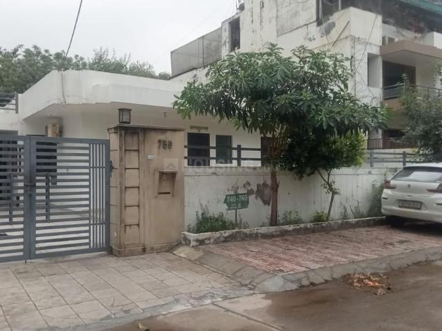 Residential Plot in Sector 14 for resale Faridabad. The reference number is 20801964
