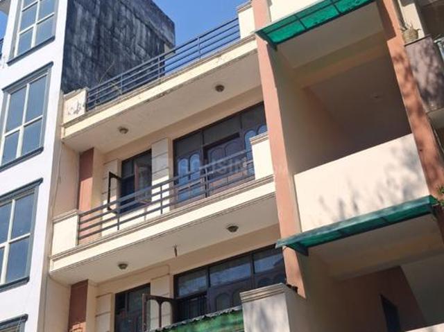 Residential Plot in Sector 18 for resale Noida. The reference number is 20392829