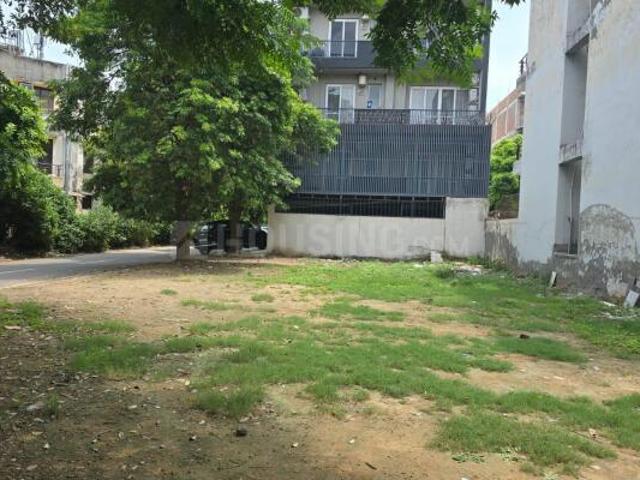 Residential Plot in Sector 18 Rohini for resale New Delhi. The reference number is 21021717
