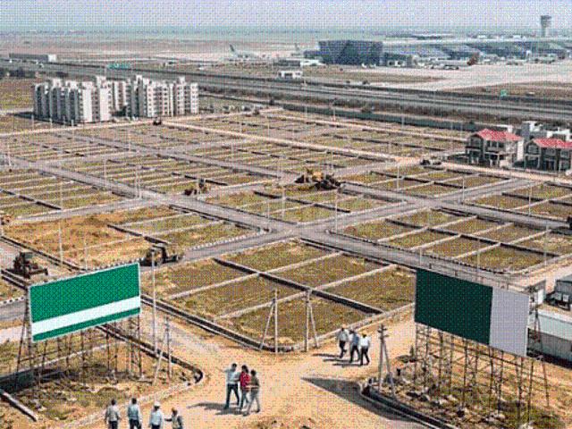 Residential Plot in Sector 20 for resale Noida. The reference number is 21381098