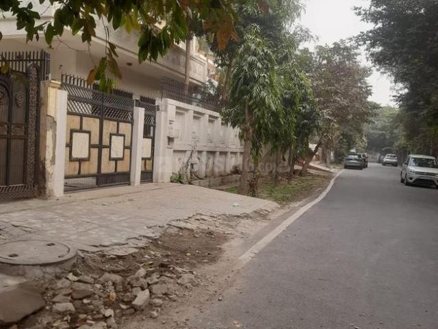 Residential Plot in Sector 27 for resale Noida. The reference number is 20019647