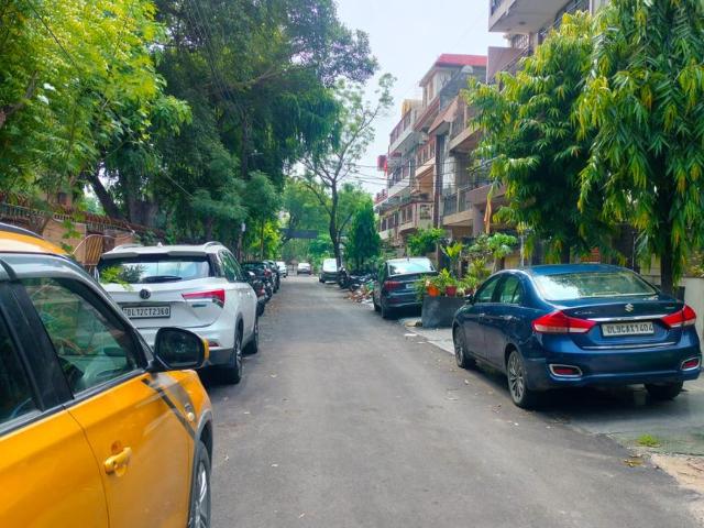 Residential Plot in Sector 33 for resale Noida. The reference number is 21009935