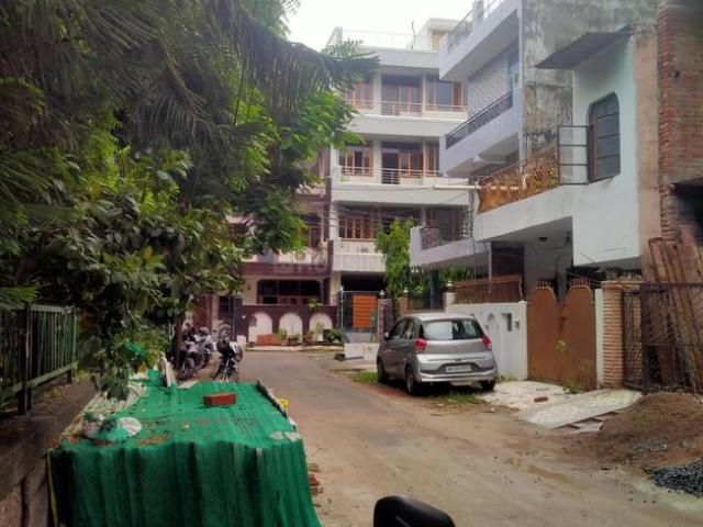 Residential Plot in Sector 31 for resale Noida. The reference number is 21098754
