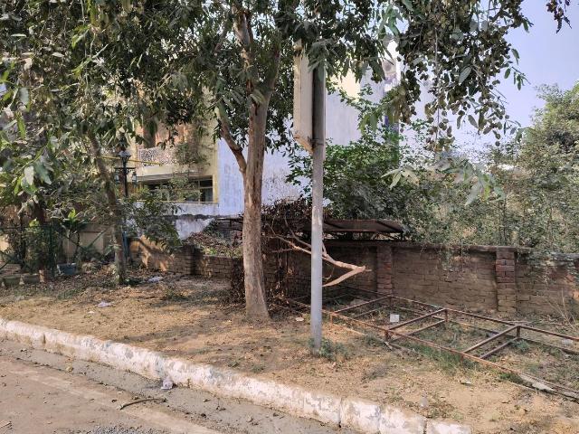 Residential Plot in Swarn Nagari for resale Greater Noida. The reference number is 18863043