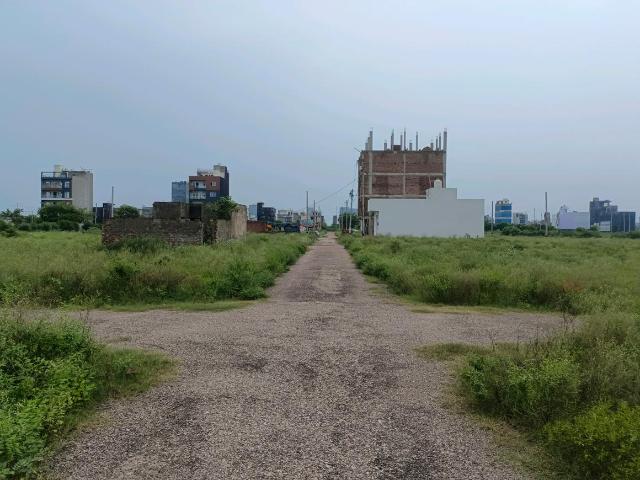 Residential Plot in Sector 37 Rohini for resale New Delhi. The reference number is 20481572