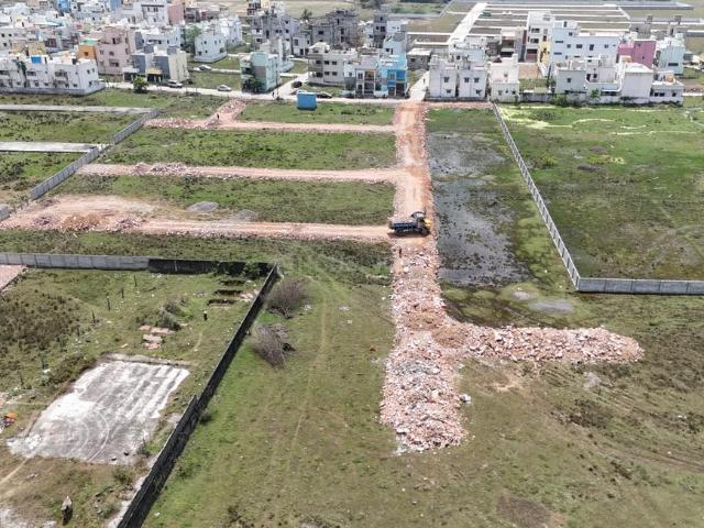 Residential Plot in Selaiyur for resale Chennai. The reference number is 20698030