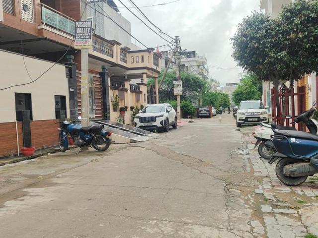 Residential Plot in Sharda Nagar for resale Lucknow. The reference number is 20863903