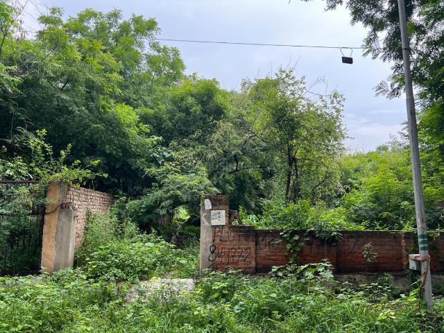 Residential Plot in Sigma 1 for resale Greater Noida. The reference number is 18402033