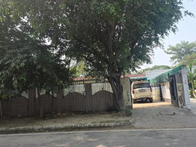 Residential Plot in Sigma 2 for resale Greater Noida. The reference number is 21265811