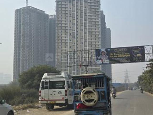 Residential Plot in Siddharth Vihar for resale Ghaziabad. The reference number is 19424502