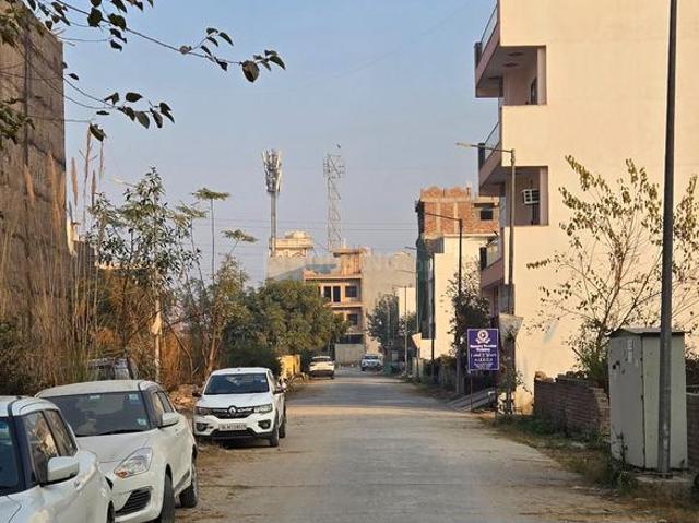 Residential Plot in Siddharth Vihar for resale Ghaziabad. The reference number is 19886452