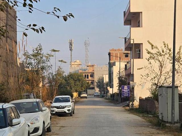 Residential Plot in Siddharth Vihar for resale Ghaziabad. The reference number is 19886452