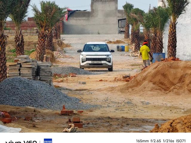Residential Plot in Sikhrani for resale Ghaziabad. The reference number is 21181304