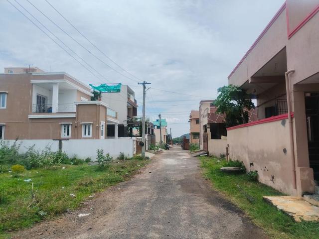 Residential Plot in Singaperumal Koil for resale Chennai. The reference number is 20796107